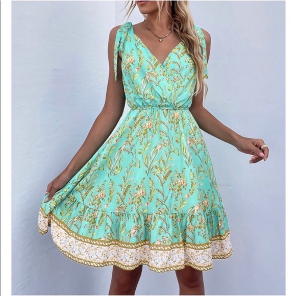 Boho Mint Floral Print Ruffle Dress - Picture 4 of 6